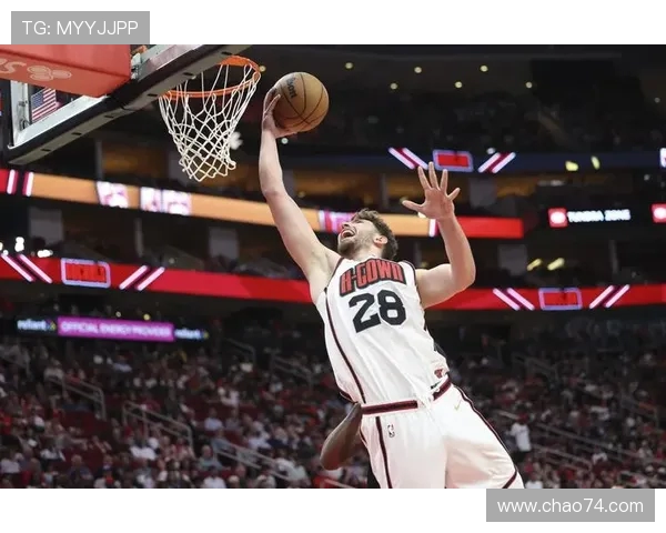 火箭队主力球员塔克详细资料与赛场表现分析