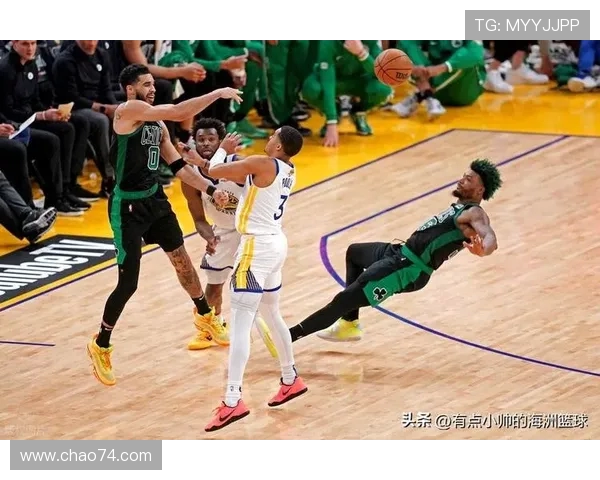 张佳玮点评斯玛特最后时刻表现湖人收获全面贡献提升战力